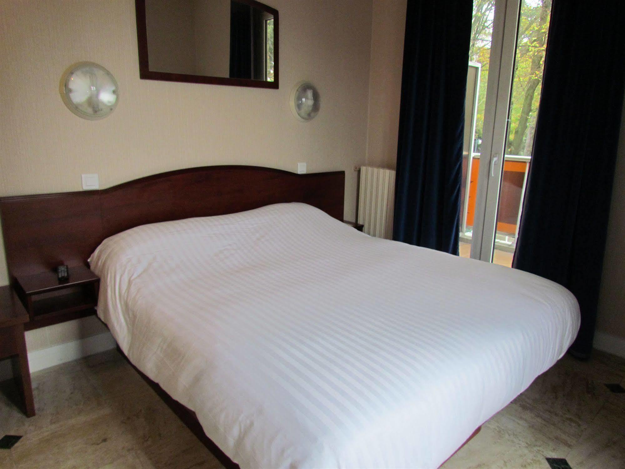 Hotel Du Parc Aulnay-sous-Bois Extérieur photo