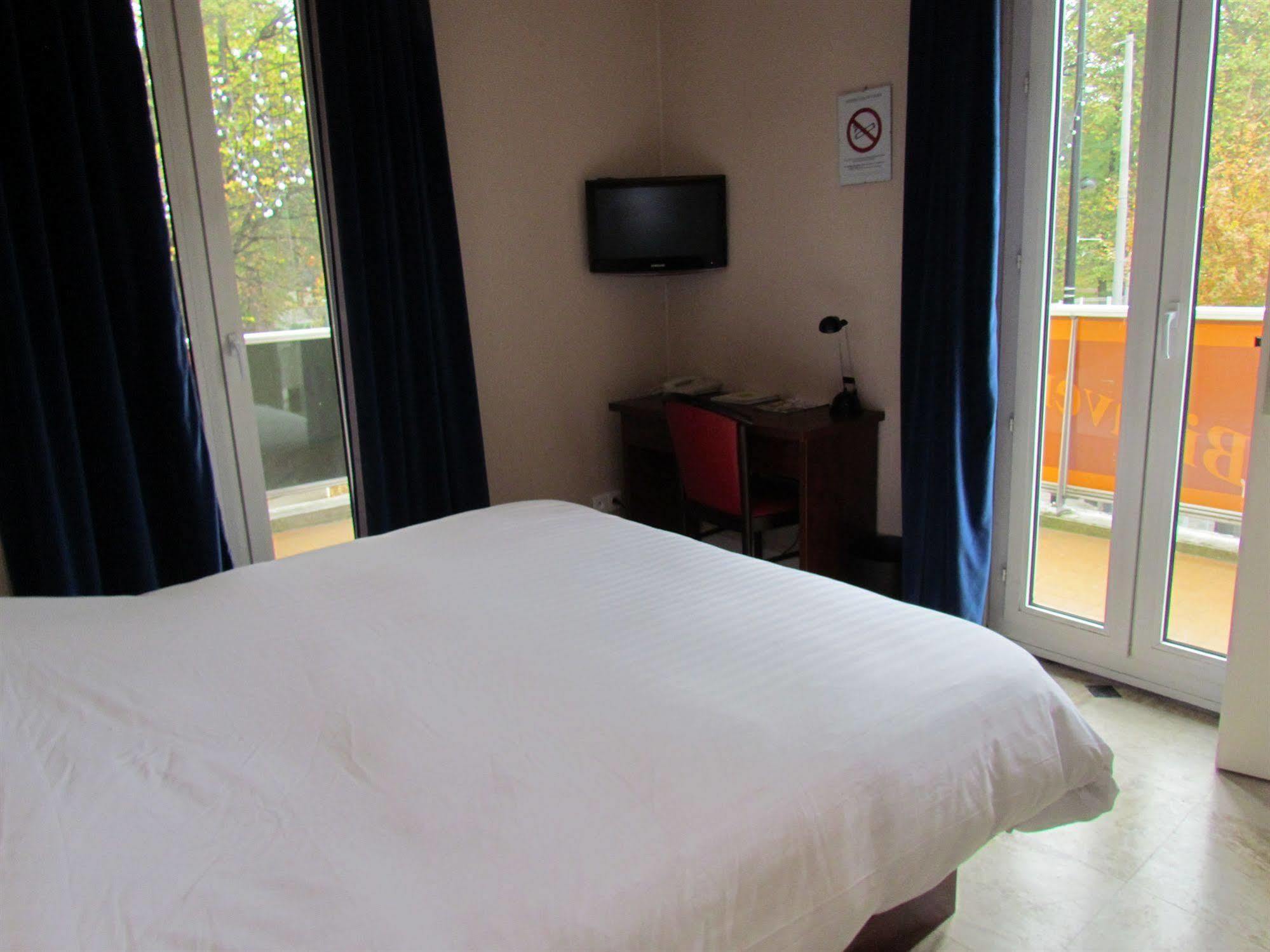 Hotel Du Parc Aulnay-sous-Bois Extérieur photo
