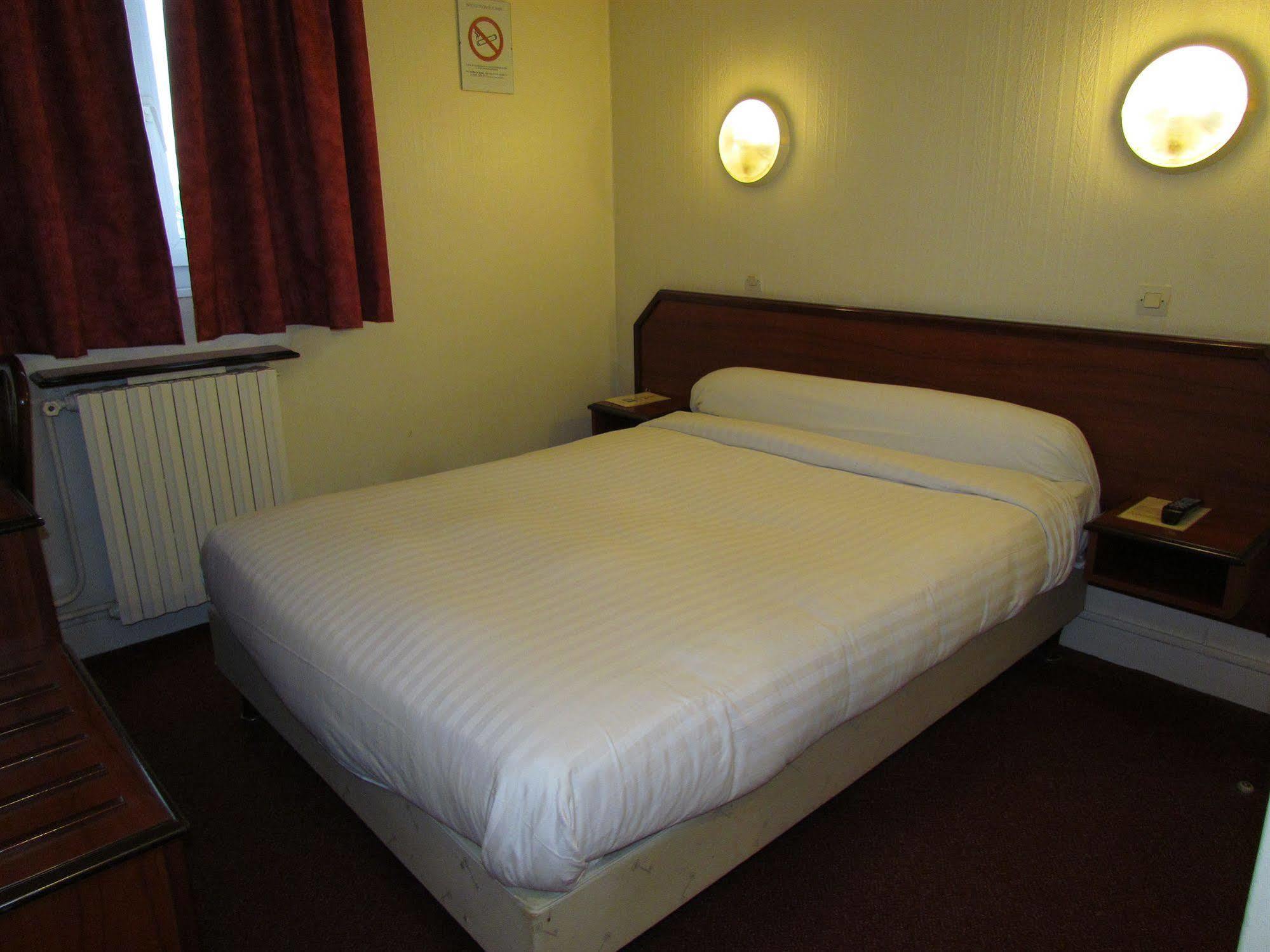 Hotel Du Parc Aulnay-sous-Bois Extérieur photo